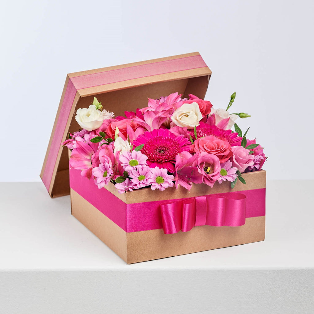 Poetry of pink flowers / C7C