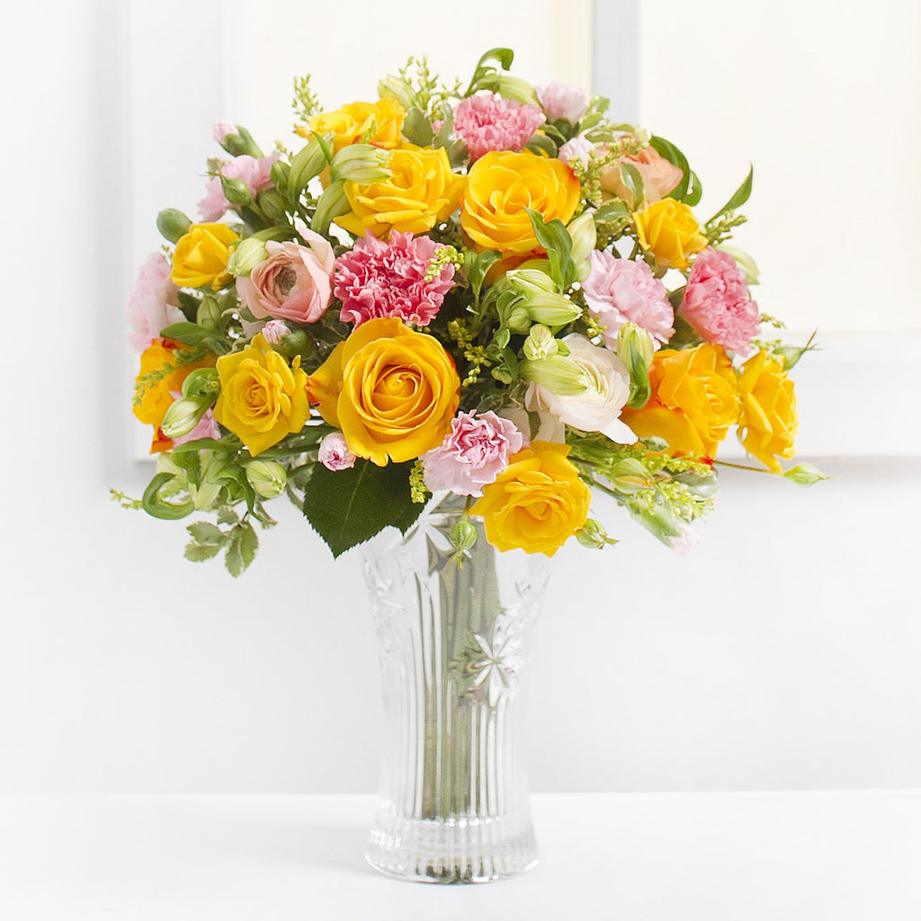 Delicate Bouquet in Yellow Colors / EE368